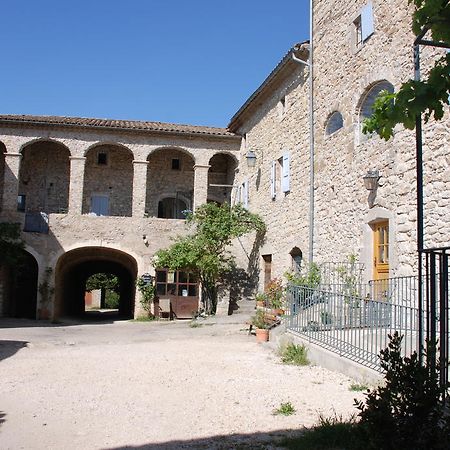 Bed and Breakfast Les Jardins Du Mas Evesque Rousson  Номер фото
