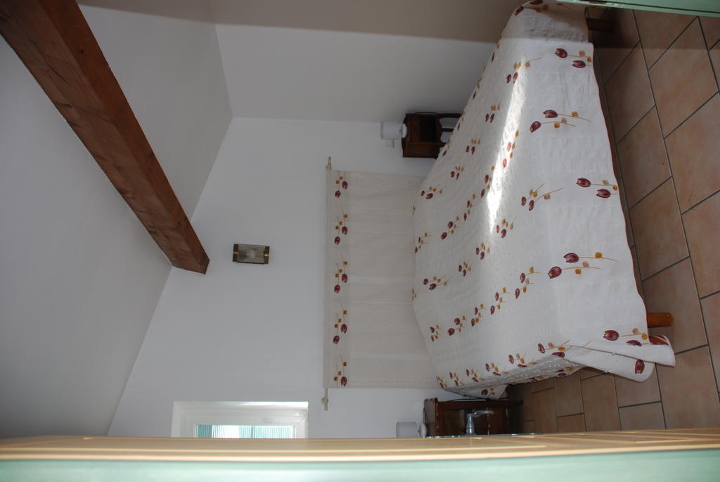 Bed and Breakfast Les Jardins Du Mas Evesque Rousson  Экстерьер фото