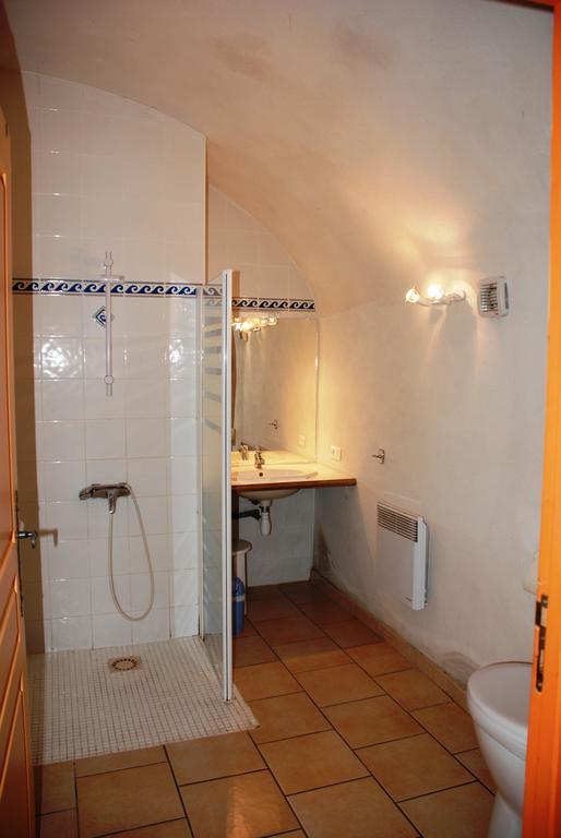 Bed and Breakfast Les Jardins Du Mas Evesque Rousson  Номер фото