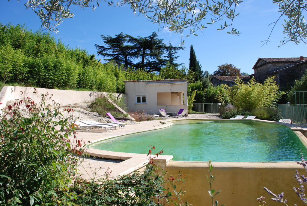 Bed and Breakfast Les Jardins Du Mas Evesque Rousson  Номер фото