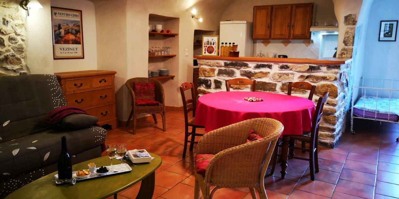 Bed and Breakfast Les Jardins Du Mas Evesque Rousson  Экстерьер фото