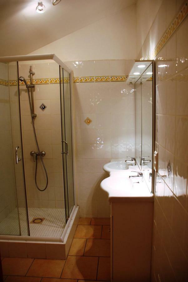 Bed and Breakfast Les Jardins Du Mas Evesque Rousson  Экстерьер фото