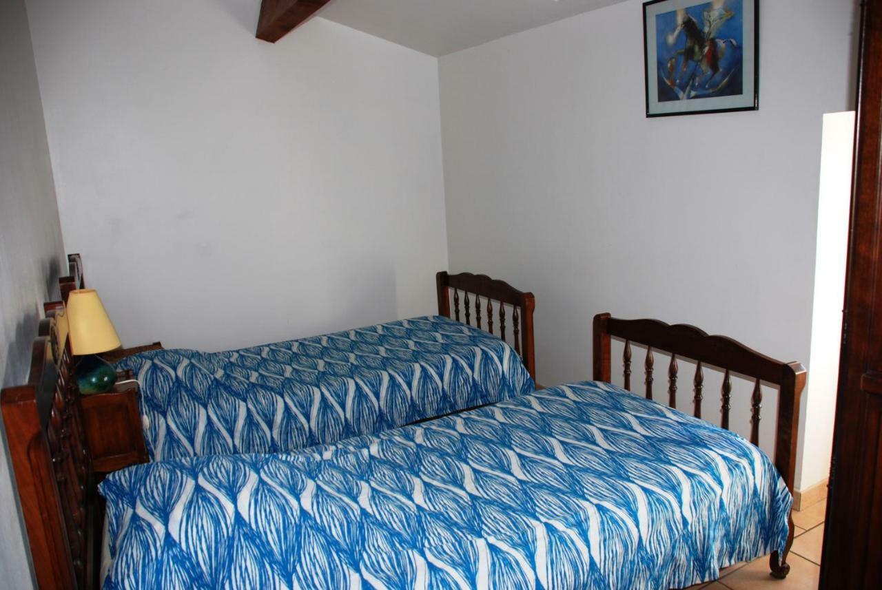 Bed and Breakfast Les Jardins Du Mas Evesque Rousson  Экстерьер фото