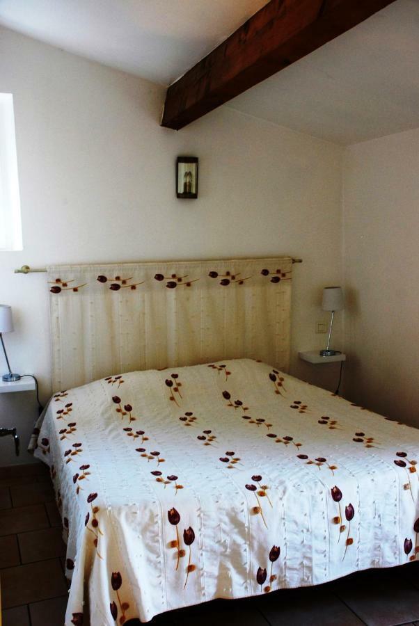 Bed and Breakfast Les Jardins Du Mas Evesque Rousson  Экстерьер фото