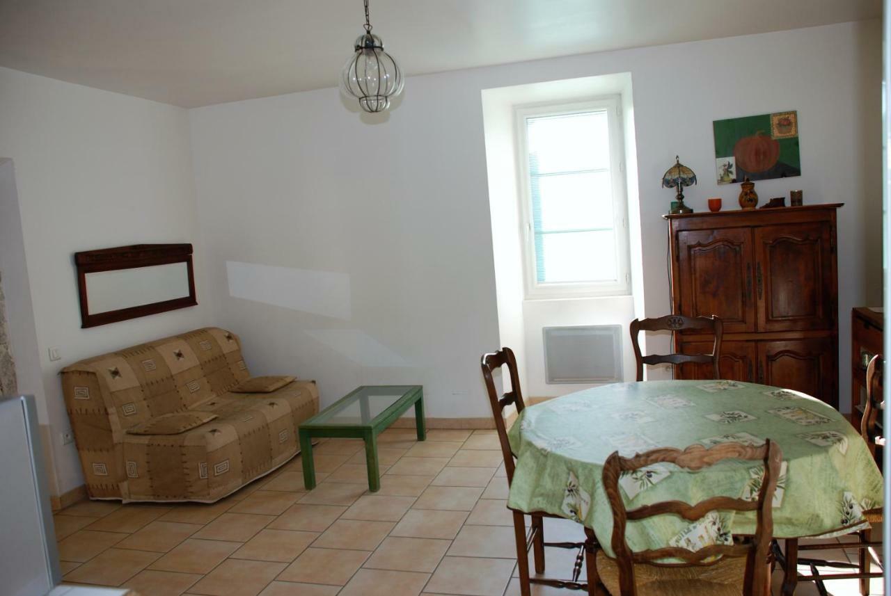 Bed and Breakfast Les Jardins Du Mas Evesque Rousson  Экстерьер фото